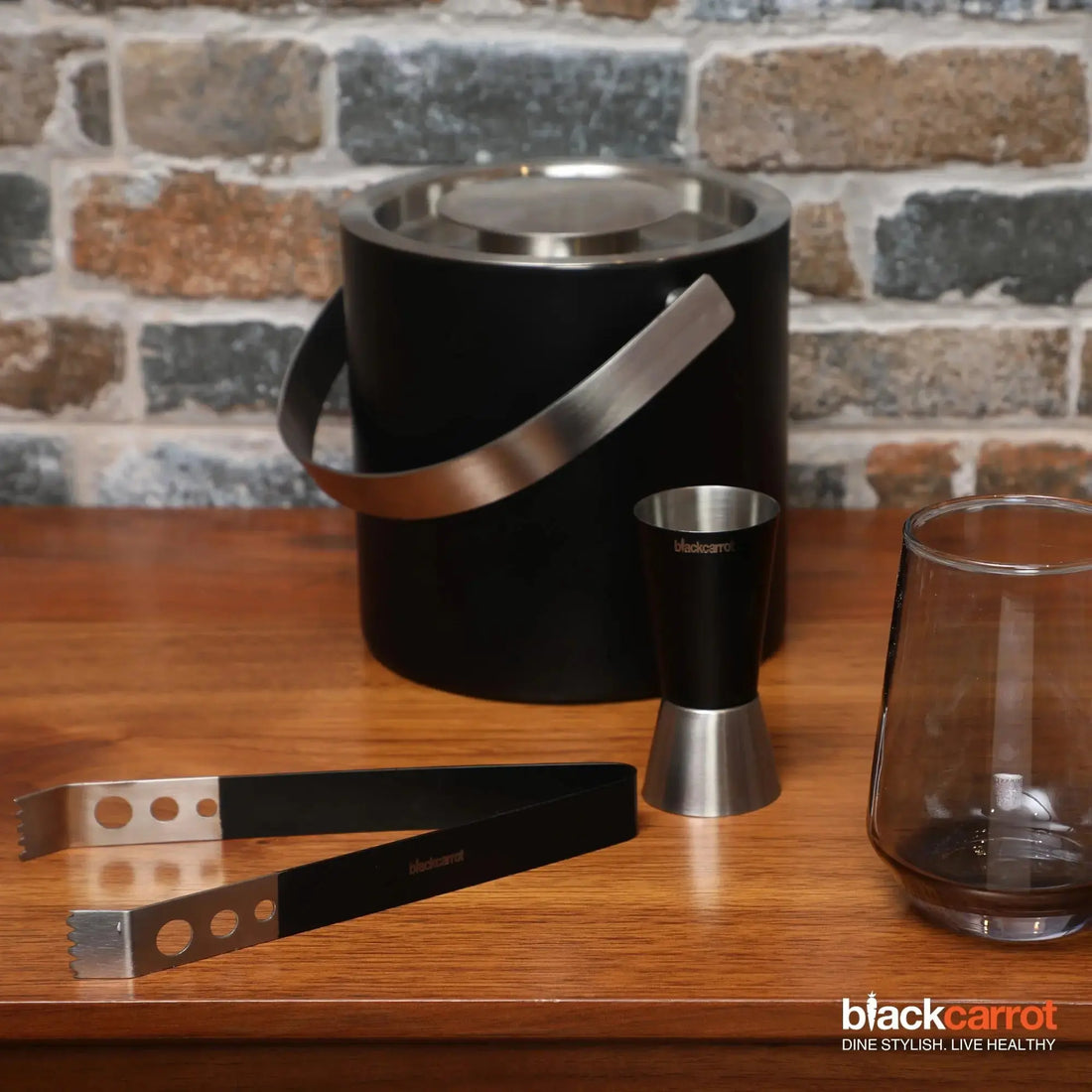 Crafting-a-Luxurious-Home-Bar-Essentials-for-Style-and-Comfort BlackCarrot