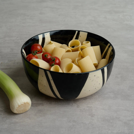 Splash Stoneware Serving Bowl BlackCarrot