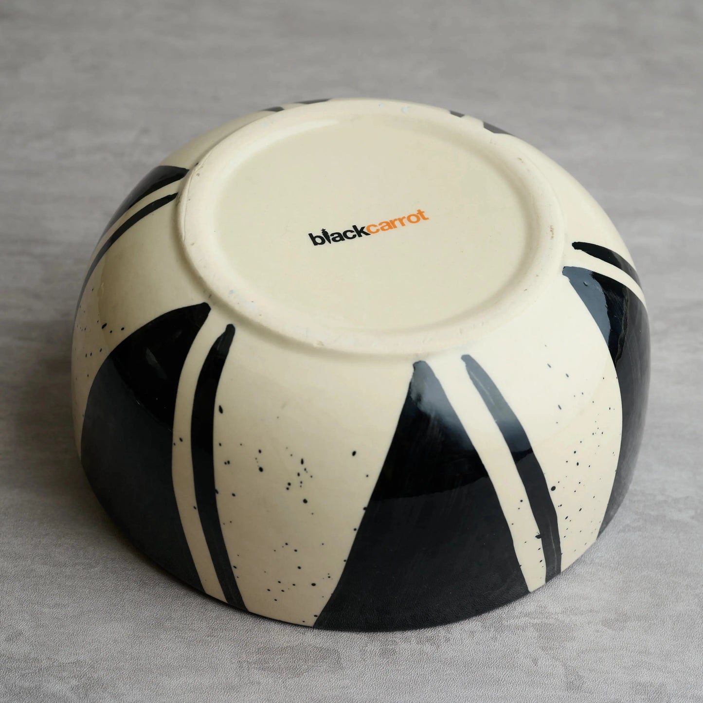 Splash Stoneware Serving Bowl BlackCarrot