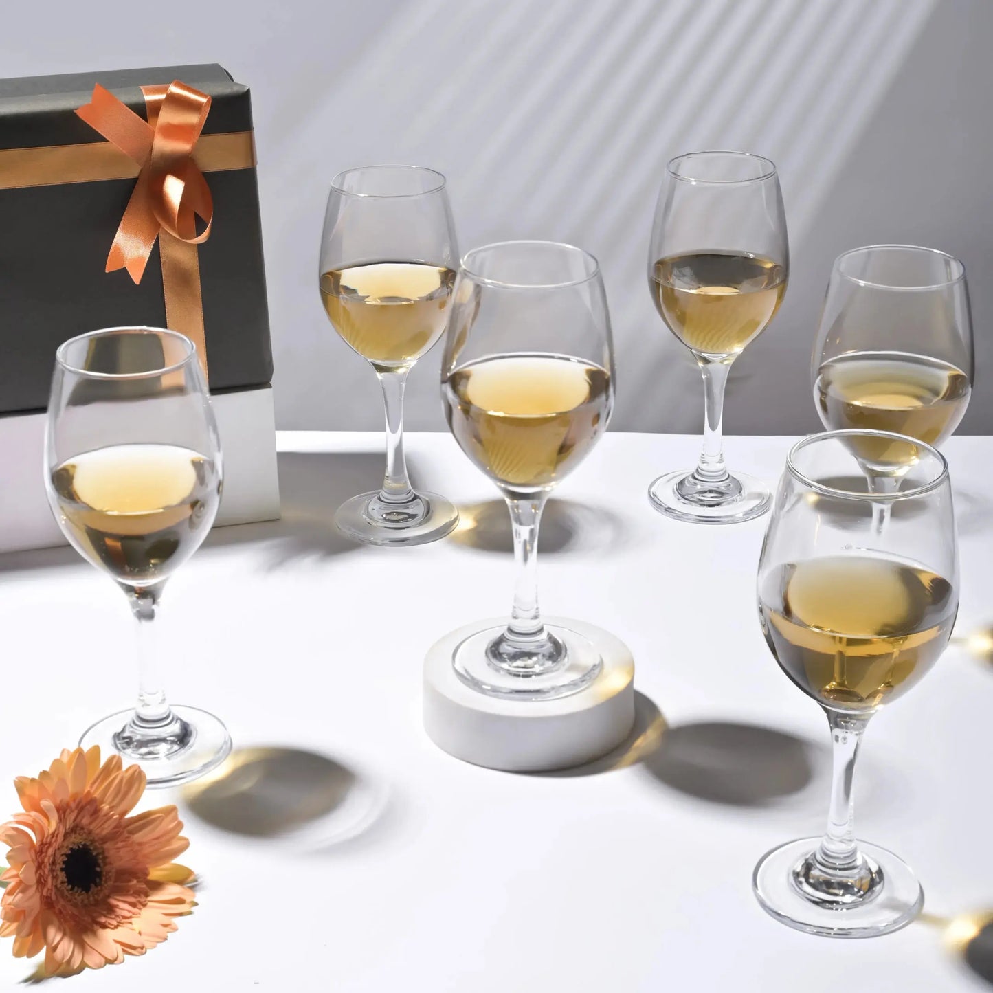 Transparent Wine Glass Set of 6 350ml BlackCarrot