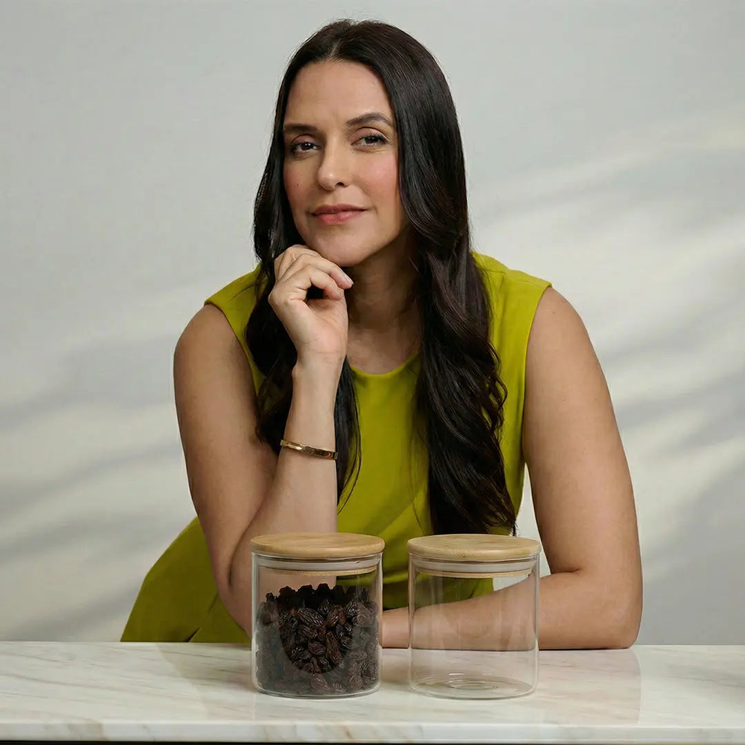 Blackcarrot_airtight-glass-storage-jar-set-with-wooden-lids-for-pantry-and-kitchen-organization-lead-free-glass-containers.