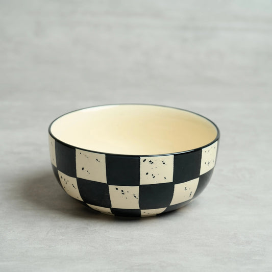 BlackCarrot’s Modern Stoneware Serving Bowl – Black Check Edition BlackCarrot
