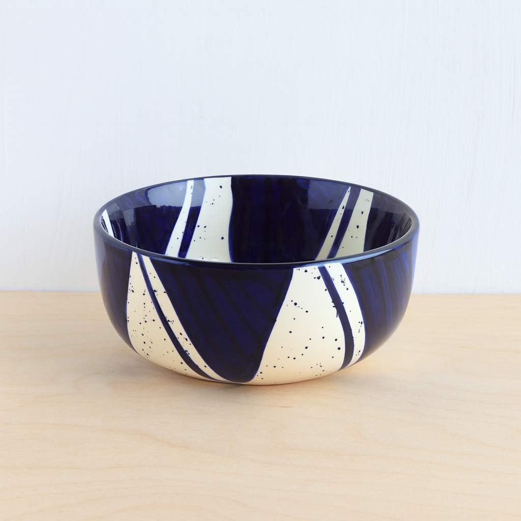 Premium Blue Splash Serving Bowl BlackCarrot