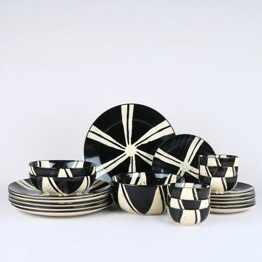 Splash 21 Piece Dinner Set BlackCarrot